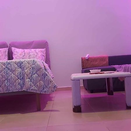 Monda Apartment Пирея Екстериор снимка
