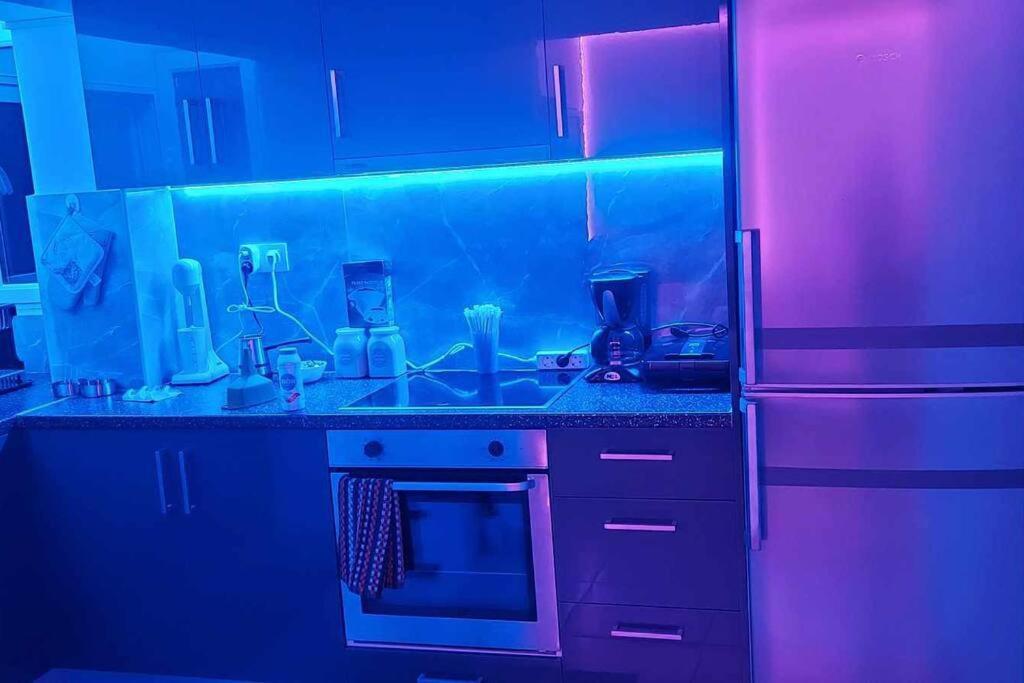Monda Apartment Пирея Екстериор снимка