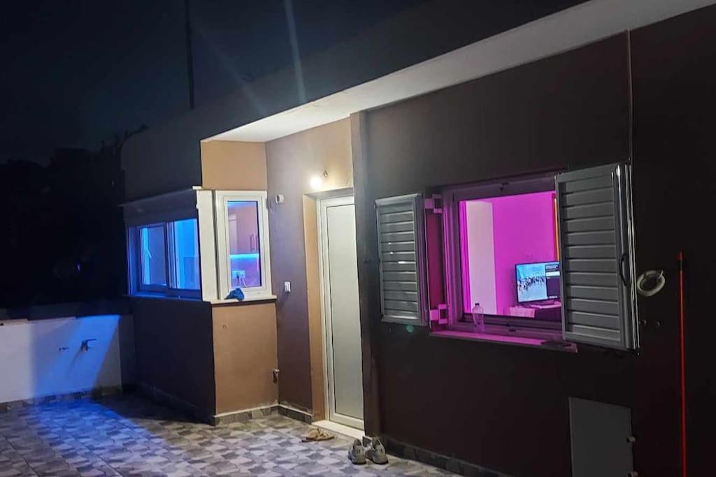 Monda Apartment Пирея Екстериор снимка